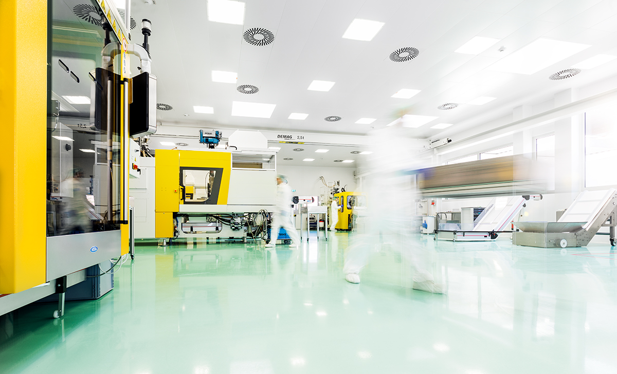 cleanroom at rose plastic medical packaging.